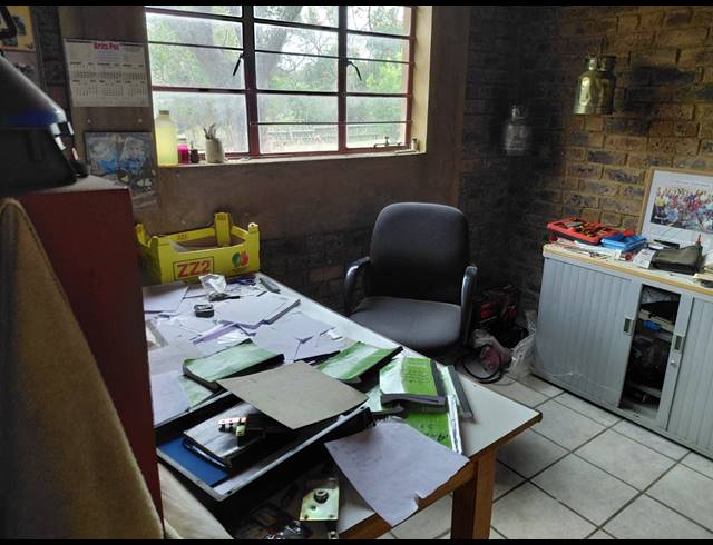 2HA SMALLHOLDING FOR SALE IN ROODEKOPJES AH